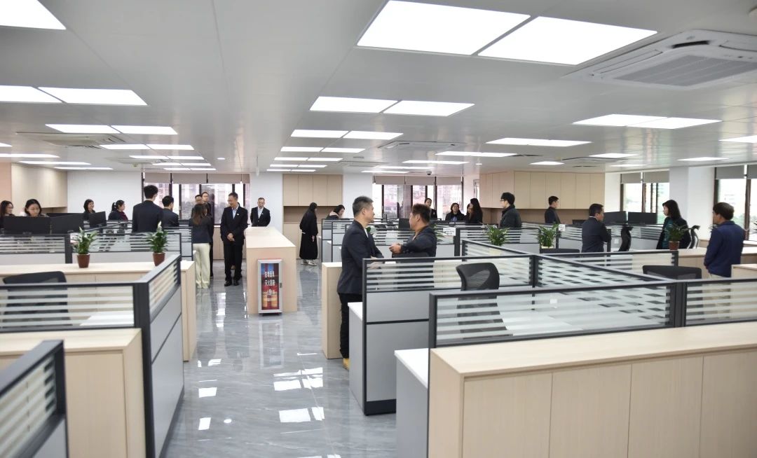 財務(wù)共享中心正式啟用新辦公室邁向智能化財務(wù)管理的新篇章