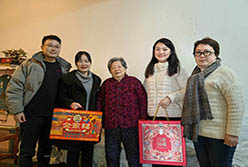 輕出公司黨委開(kāi)展2024年新春慰問(wèn)老干部活動(dòng)
